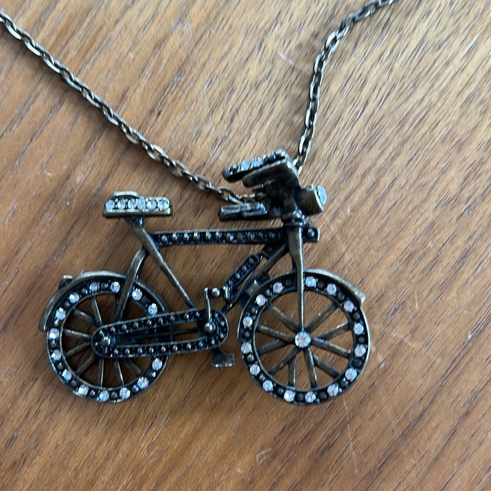 Bicycle pendant necklace
